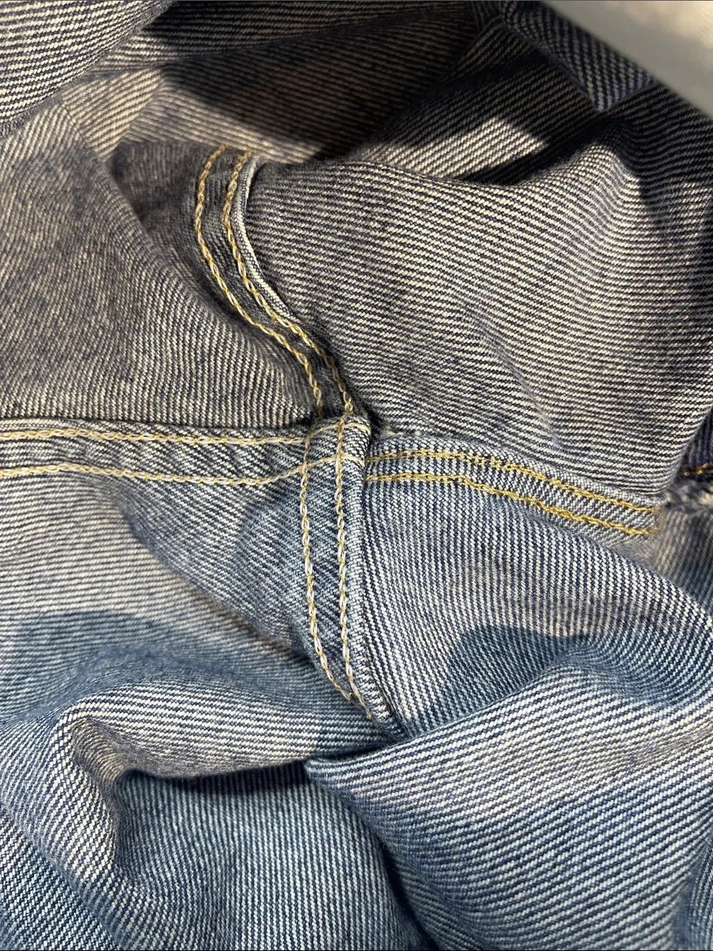 Magellan Outdoors Men's Blue DENIM  Straight-Leg Jeans SIZE 42/32